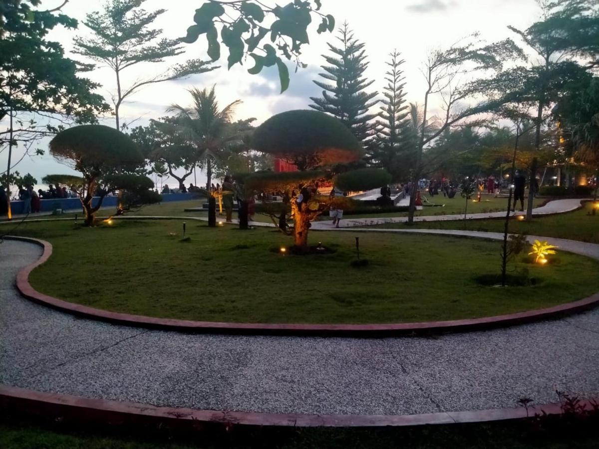 Long Beach Hotel Pangandaran Esterno foto