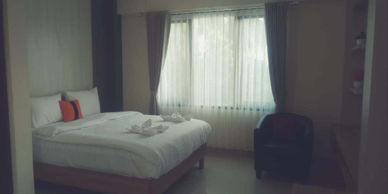 Long Beach Hotel Pangandaran Esterno foto