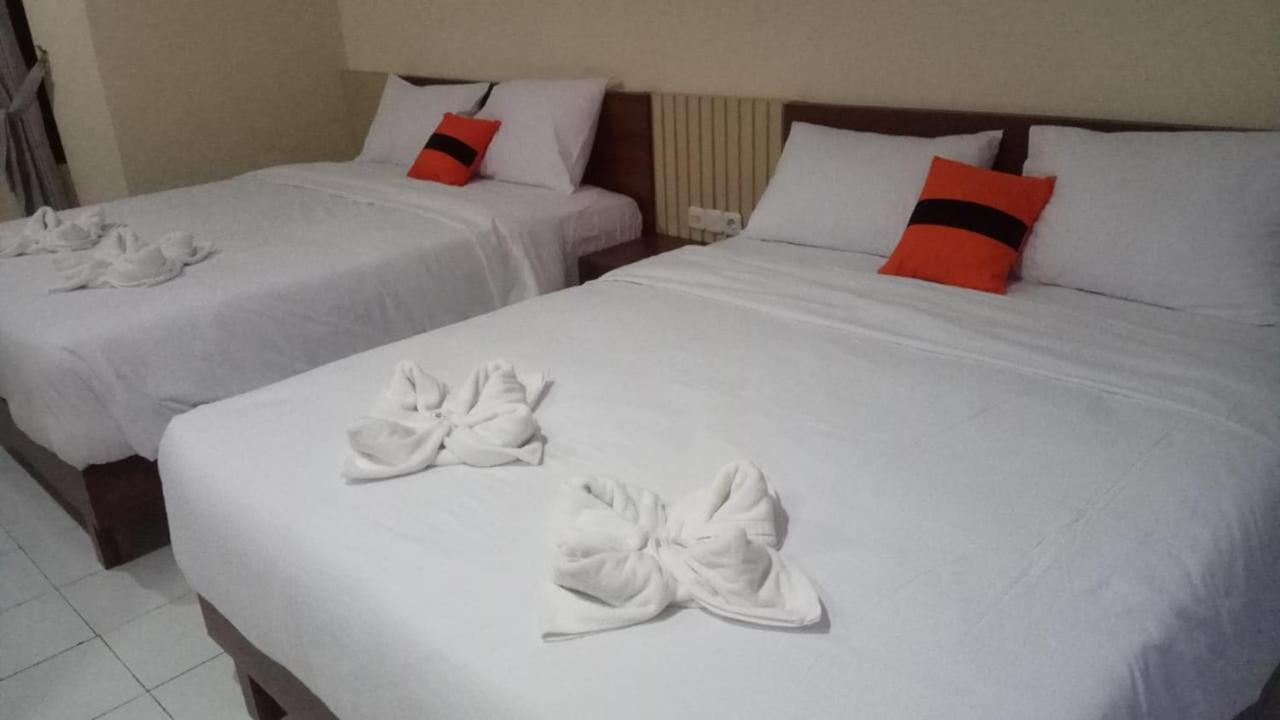 Long Beach Hotel Pangandaran Esterno foto